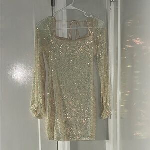 Elegant Sequin Dress in Gold